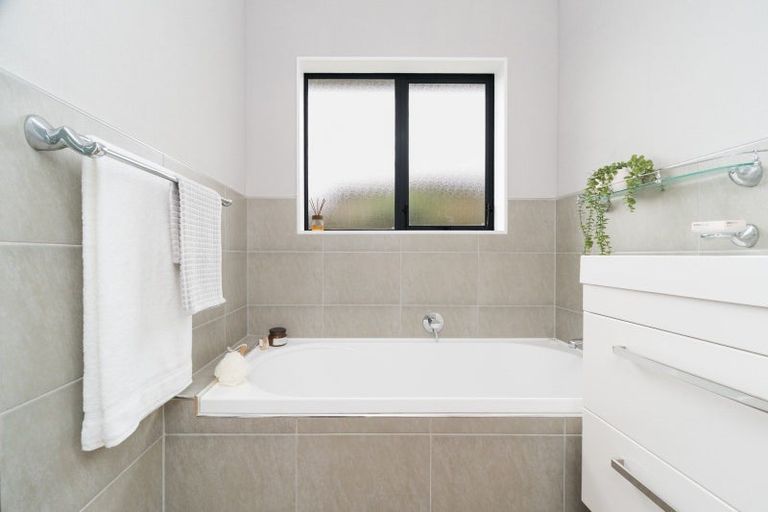 Photo of property in 71 Rhodes Drive, Kelvin Grove, Palmerston North, 4414