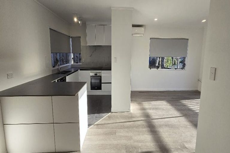 Photo of property in 2/24 Wylie Avenue, Sunnynook, Auckland, 0620