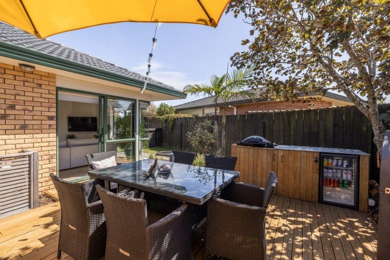 Photo of property in 15 Romana Crescent, Papamoa Beach, Papamoa, 3118