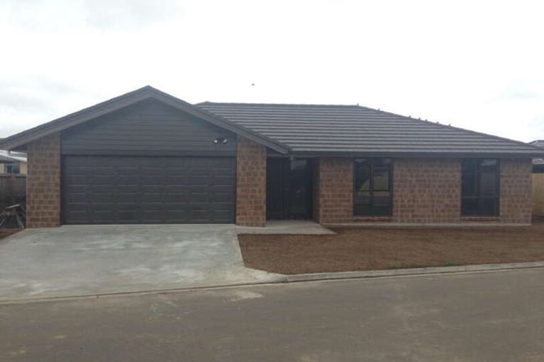 Photo of property in 23 Max Landing, Grandview Heights, Hamilton, 3200