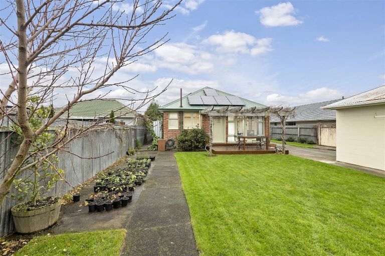 Photo of property in 297 Westminster Street, Mairehau, Christchurch, 8013