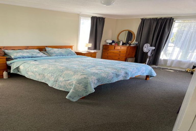 Photo of property in 4112 Great North Road, Glen Eden, Auckland, 0602