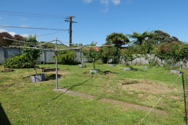 Photo of property in 46 Kaitawa Crescent, Paraparaumu, 5032