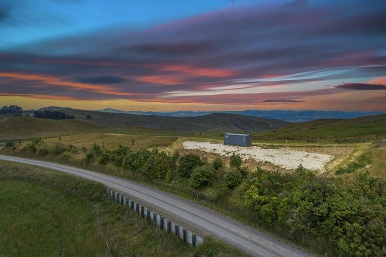 Photo of property in 624 Old Hill Road, Porangahau, 4291