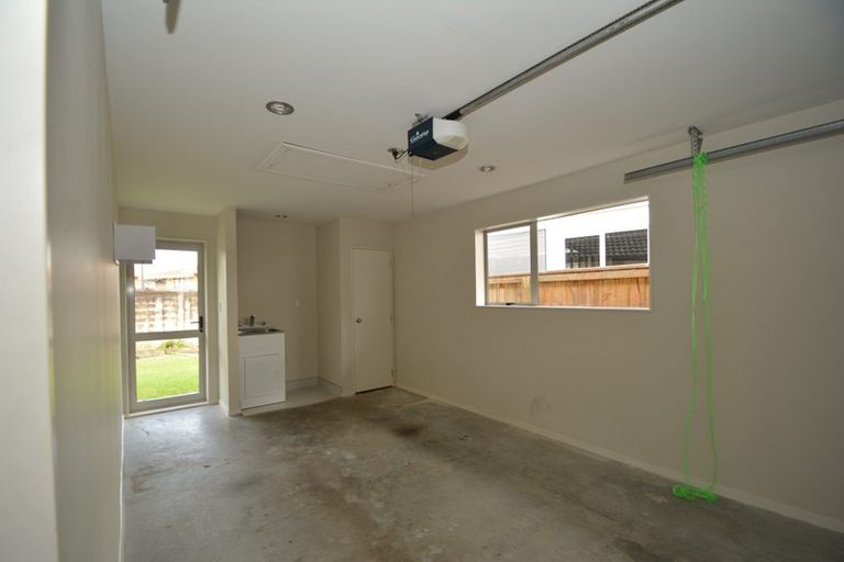 Photo of property in 5a Graham Avenue, Te Atatu Peninsula, Auckland, 0610