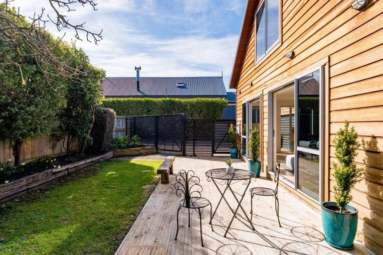 Photo of property in 8a Queen Street, Brighton, Dunedin, 9035