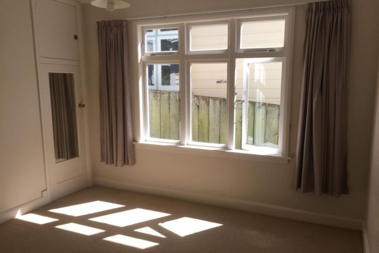 Photo of property in 11 Norfolk Street, Northland, Wellington, 6012