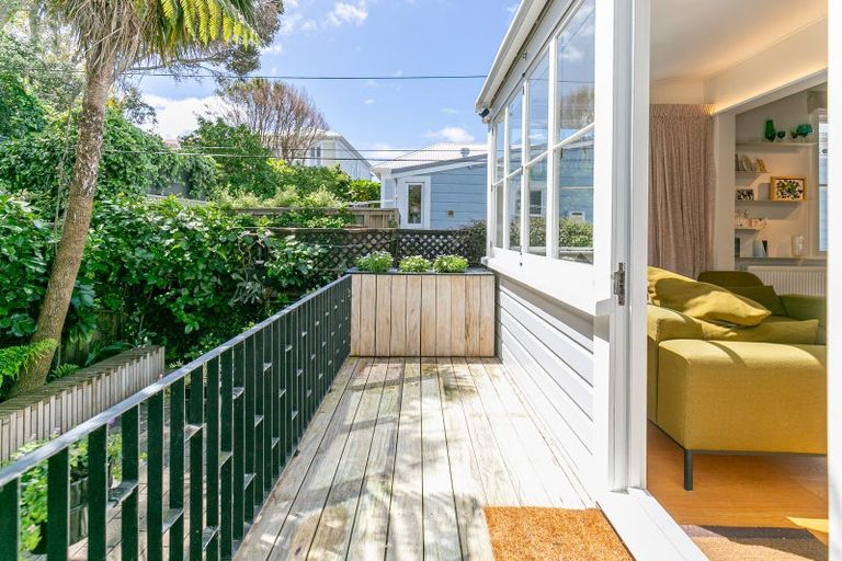 Photo of property in 10 Carrington Street, Mount Cook, Wellington, 6021
