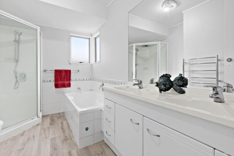 Photo of property in 114 Racecourse Road, Waiuku, 2123