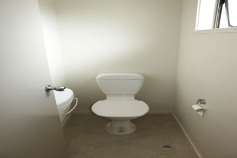 Photo of property in 19 Verdale Circle, Glen Eden, Auckland, 0602