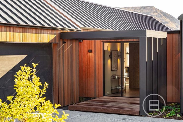 Photo of property in 8 Stockyard Lane, Jacks Point, Queenstown, 9371