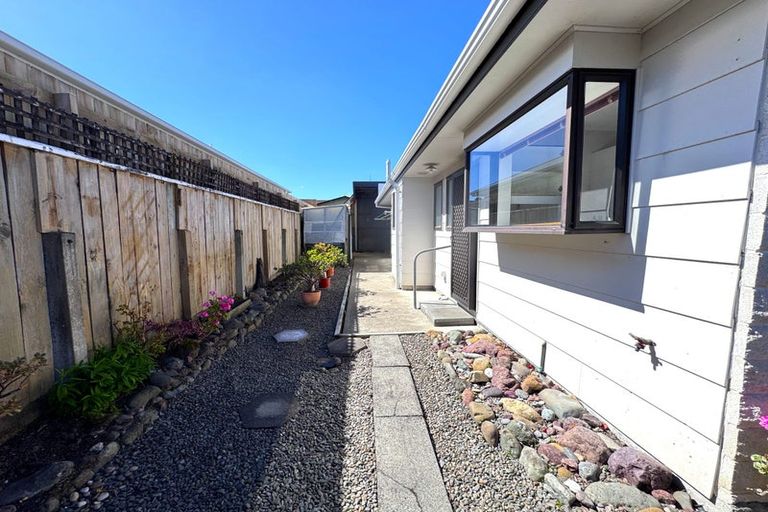 Photo of property in 1 Pinedale Parade, Milson, Palmerston North, 4414