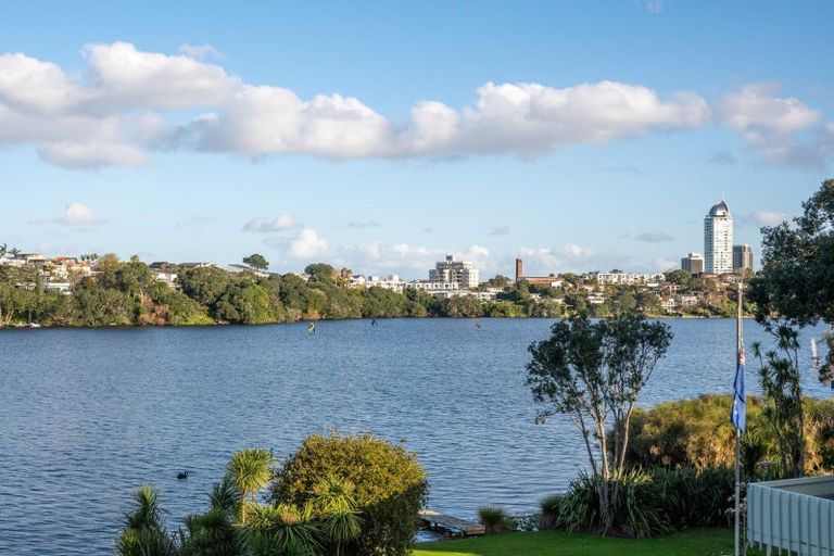 Photo of property in 35 Sylvan Park Avenue, Milford, Auckland, 0620