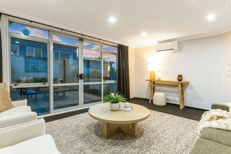 Photo of property in 38 Tongariro Drive, Aotea, Porirua, 5024