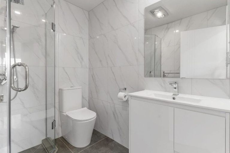Photo of property in 2c Melleray Place, Randwick Park, Auckland, 2105