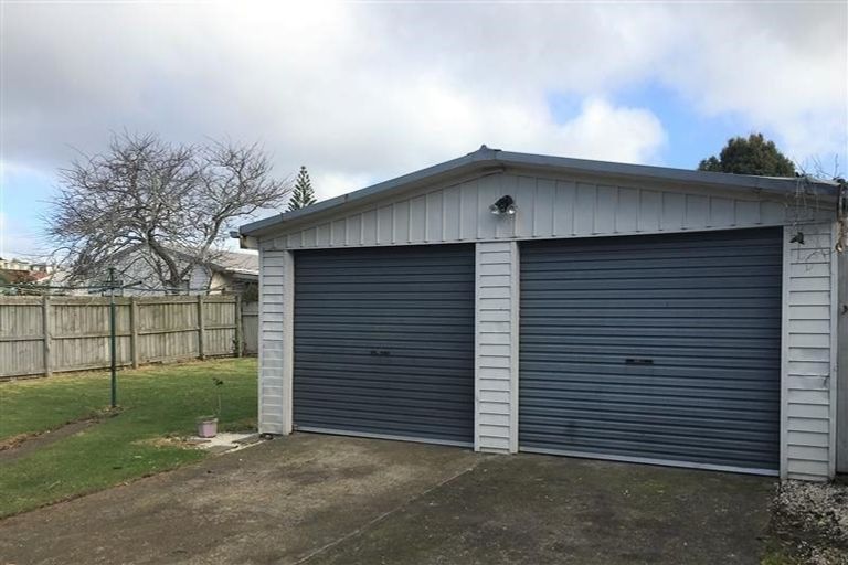 Photo of property in 17 Friesian Drive, Mangere, Auckland, 2022