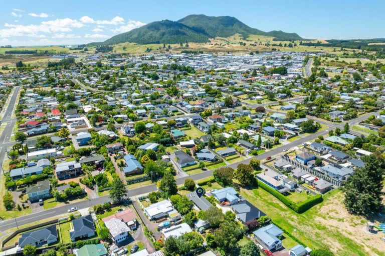 Photo of property in 33 Hinekura Avenue, Taupo, 3330