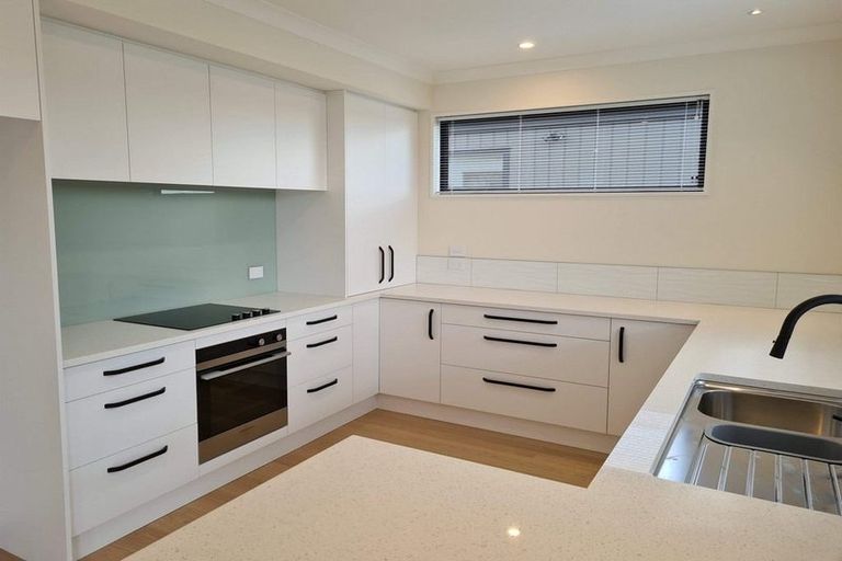 Photo of property in 8 Koral Lane, Broomfield, Christchurch, 8042