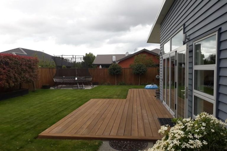 Photo of property in 8 Teagarden Close, Mairehau, Christchurch, 8052