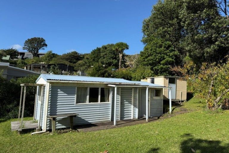 Photo of property in 2 Seavill Park Road, Kuaotunu West, Whitianga, 3592