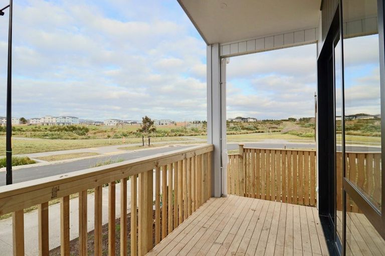 Photo of property in 14 Kaapehu Street, Karaka, 2578