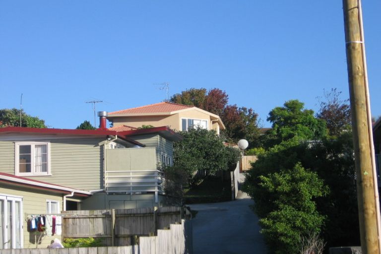 Photo of property in 2/64 Hogans Road, Glenfield, Auckland, 0629