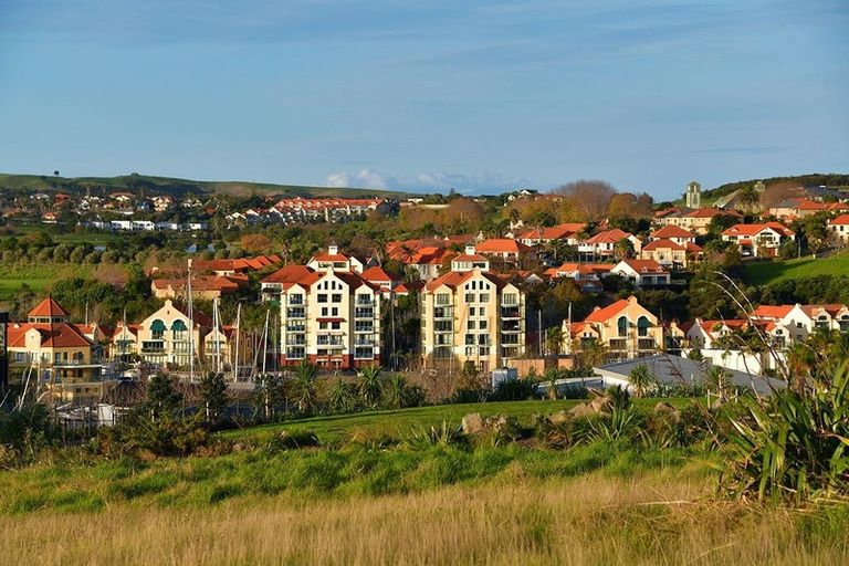 Photo of property in 3 Laguna Place, Matakatia, Whangaparaoa, 0930