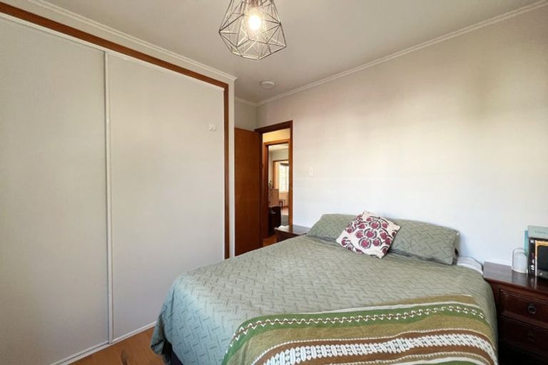 Photo of property in 63 Kervil Avenue, Te Atatu Peninsula, Auckland, 0610