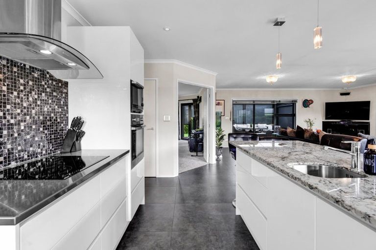 Photo of property in 40 Redwood Crescent, Hurdon, New Plymouth, 4310