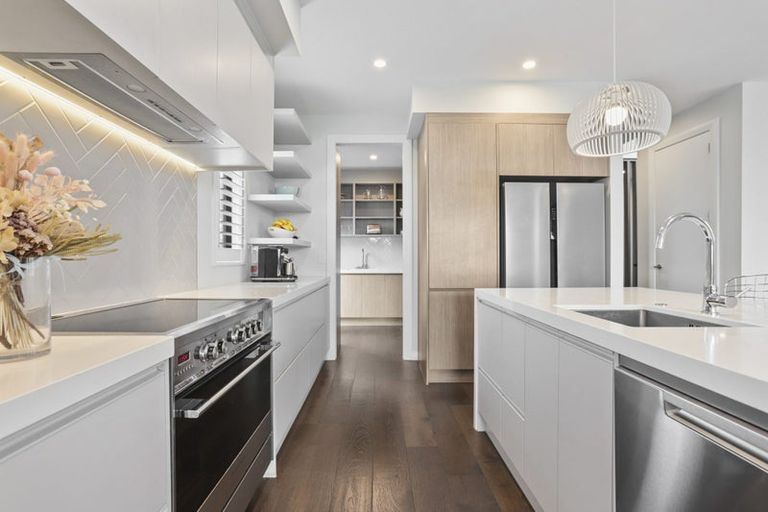 Photo of property in 35 Hudson Bay Road, Hobsonville, Auckland, 0616