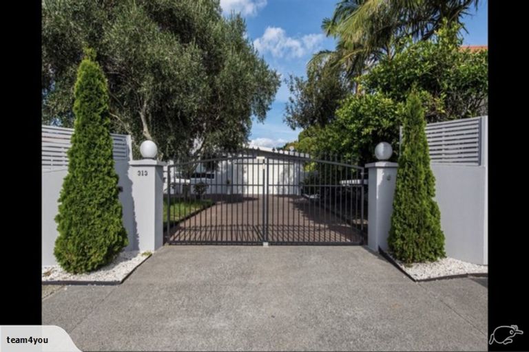 Photo of property in 313 Hobsonville Road, Hobsonville, Auckland, 0618