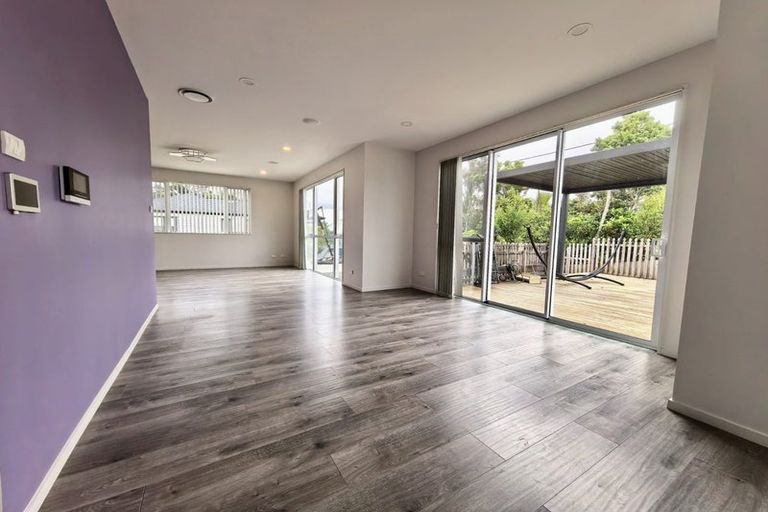 Photo of property in 8b Albany Highway, Greenhithe, Auckland, 0632