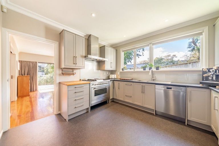 Photo of property in 26 Chatsworth Road, Silverstream, Upper Hutt, 5019