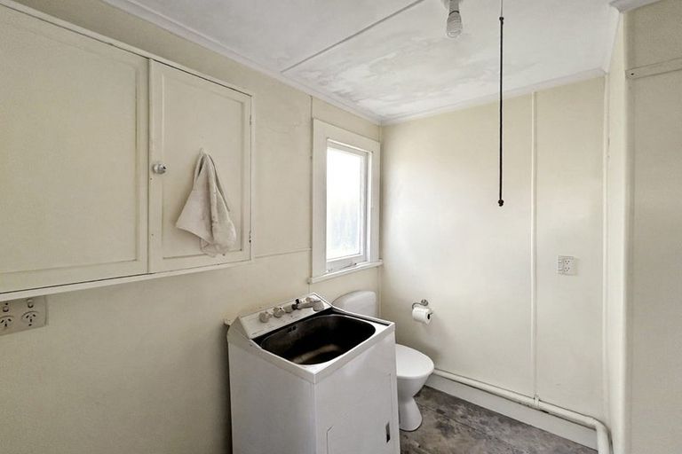 Photo of property in 1 Parkes Avenue, Saint Johns Hill, Whanganui, 4501