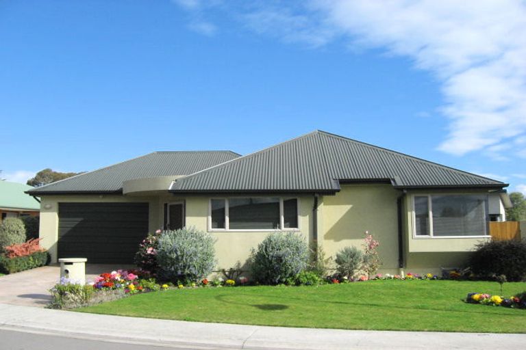 Photo of property in 8 Saint Hill Rise, Havelock North, 4130