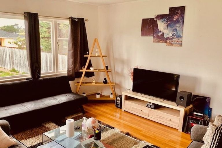 Photo of property in 32 Reid Road, New Lynn, Auckland, 0600