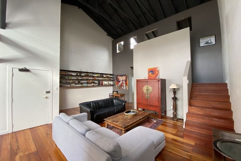 Photo of property in 2u7 King Street, Mount Cook, Wellington, 6021