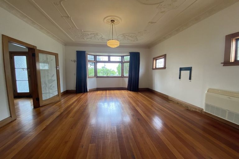 Photo of property in 64 Freyberg Street, Lyall Bay, Wellington, 6022