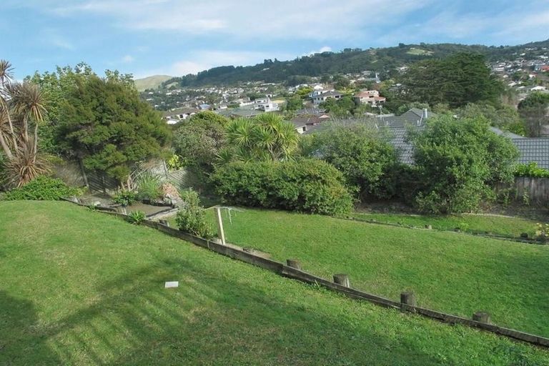 Photo of property in 32 James Cook Drive, Whitby, Porirua, 5024