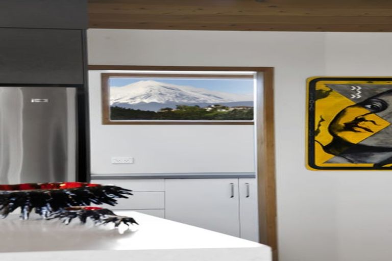 Photo of property in 30 Ngamotu Road, Moturoa, New Plymouth, 4310