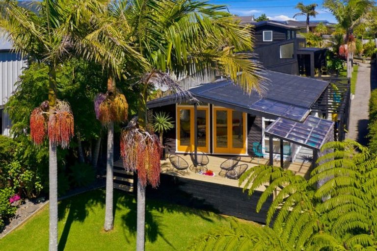 Photo of property in 37 Wairau Road, Oakura, 4314