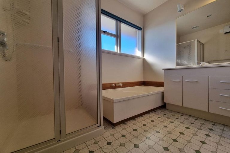 Photo of property in 12 Clouston Street, Saint Martins, Christchurch, 8022