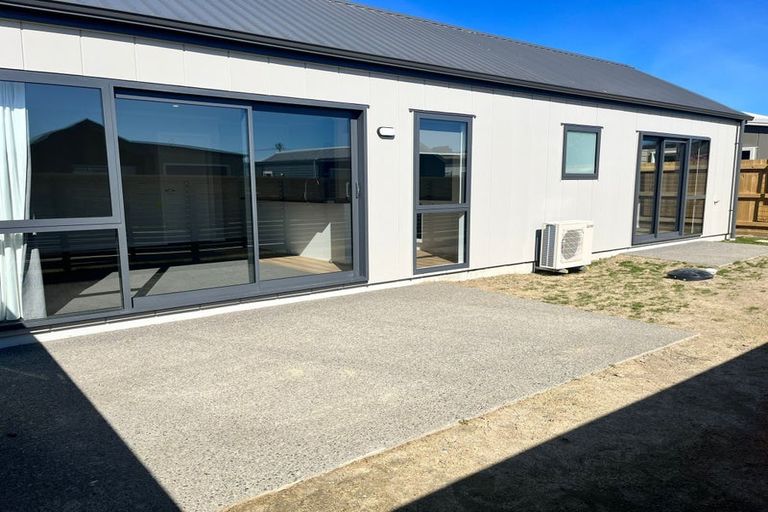 Photo of property in 9 Koru Loop, Paraparaumu, 5032