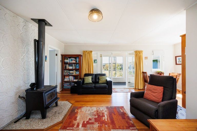 Photo of property in 15 Ferry Street, Foxton Beach, Foxton, 4815
