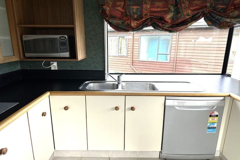 Photo of property in 5a Becker Way, Karori, Wellington, 6012