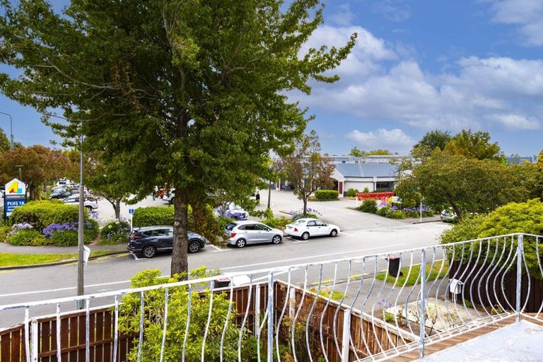 Photo of property in 19 Brookby Crescent, Avonhead, Christchurch, 8042