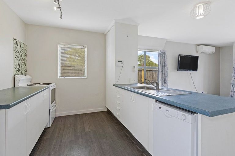 Photo of property in 2/456 Worcester Street, Linwood, Christchurch, 8011