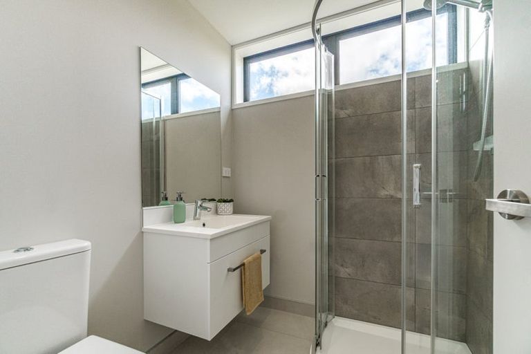 Photo of property in 52 Koro Lane, Mangere Bridge, Auckland, 2022