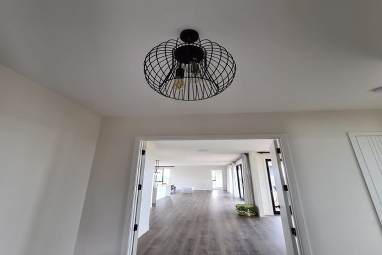 Photo of property in 15 Lawrence Carter Drive, Bombay, 2675