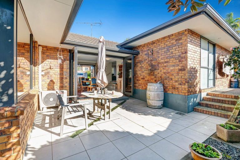 Photo of property in 49 Chesterfield Way, Orewa, 0931